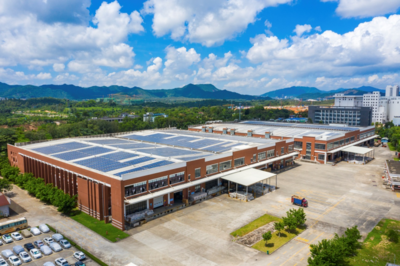 榮耀上榜，實力領航 勵致家私攬獲“辦公家具十大領軍品牌”等十項大獎，引領環保產品研發與銷售新風尚